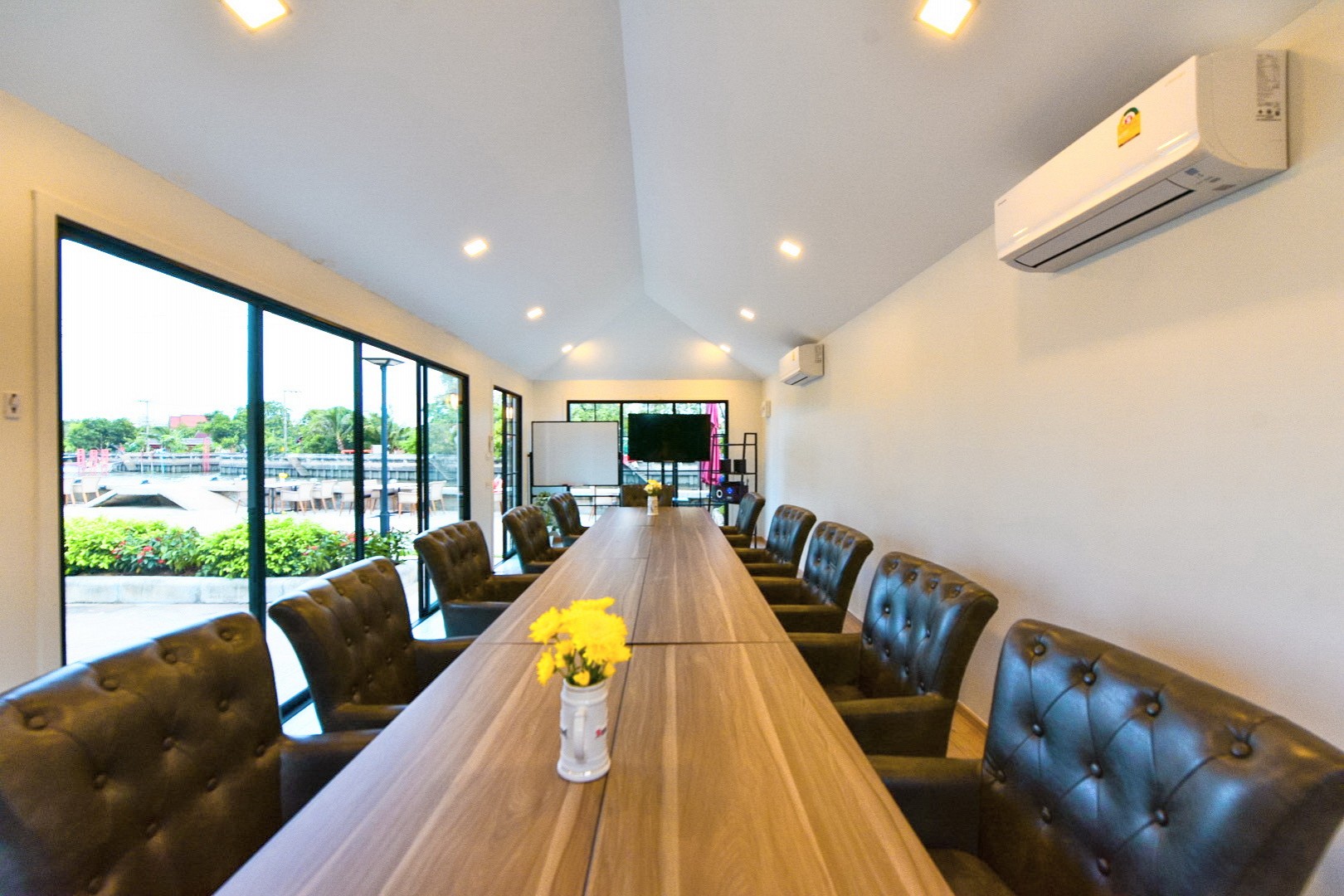 Private Meeting Room