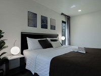 Deluxe King River View Room