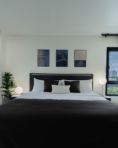 Deluxe King River View Room